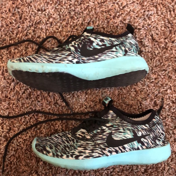 Nike sneakers, size 5.5 - Picture 2 of 6